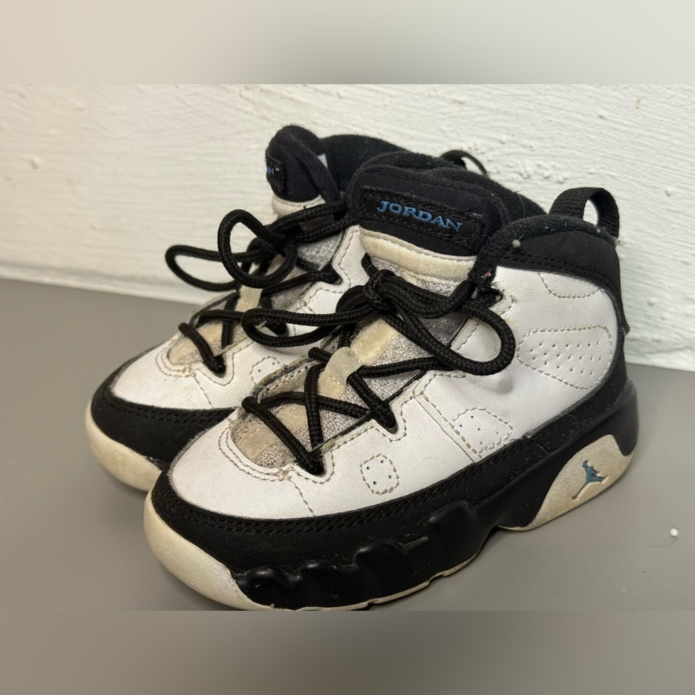 Jordan Kids' Retro Style High-Top Sneakers